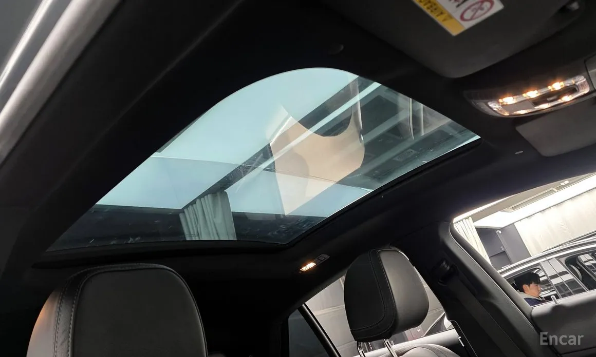 Photo 17 - Mercedes-Benz GLE-Class