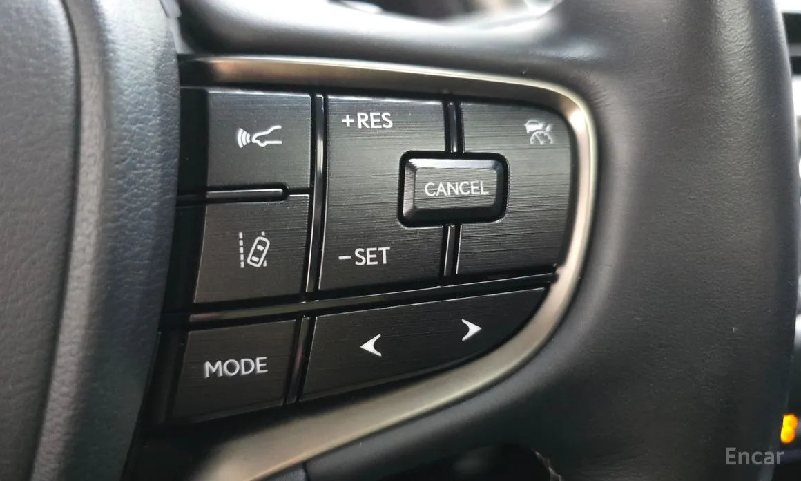 Фото 17 - Lexus ES