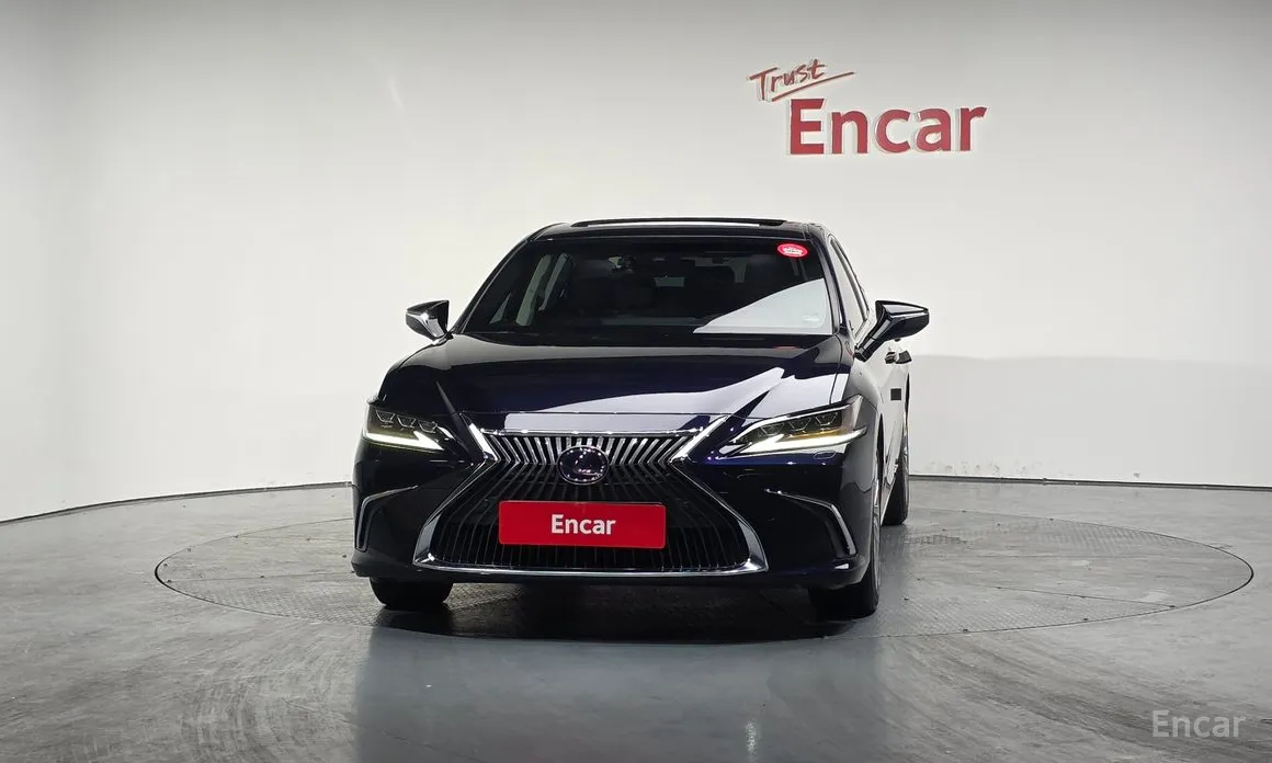 Фото 3 - Lexus ES