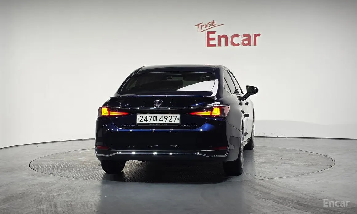 Фото 4 - Lexus ES