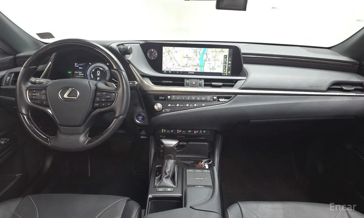 Фото 7 - Lexus ES