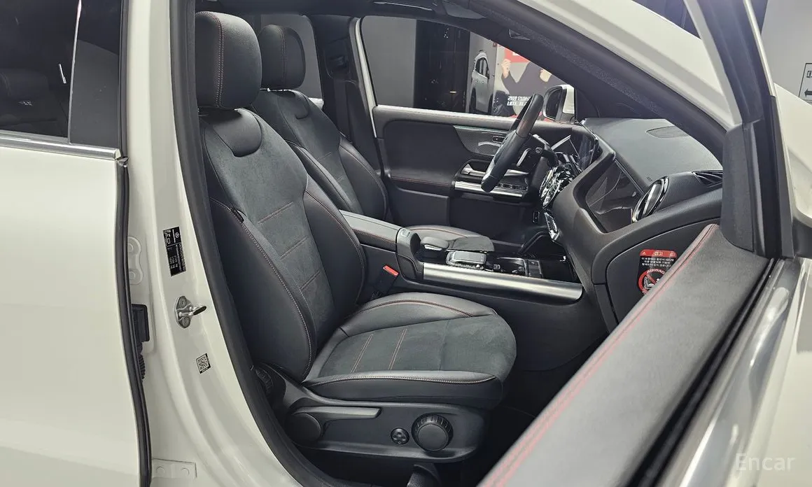 Фото 10 - Mercedes-Benz GLA-Class