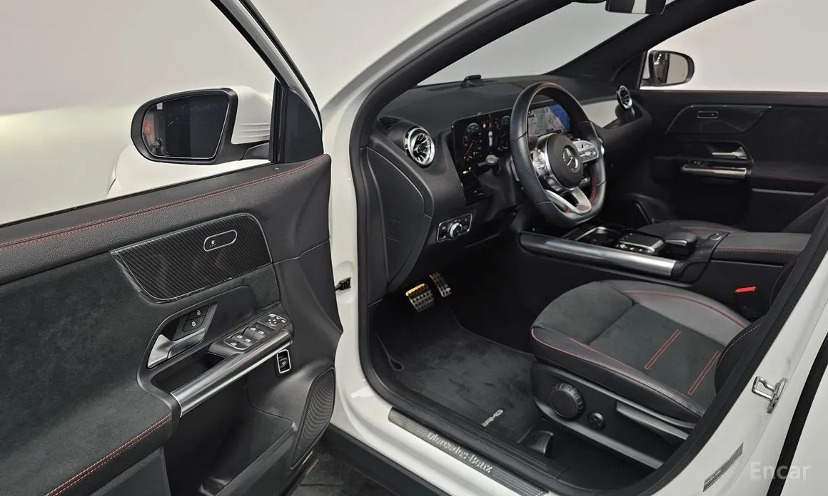 Фото 11 - Mercedes-Benz GLA-Class