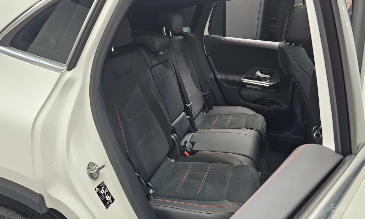 Фото 12 - Mercedes-Benz GLA-Class