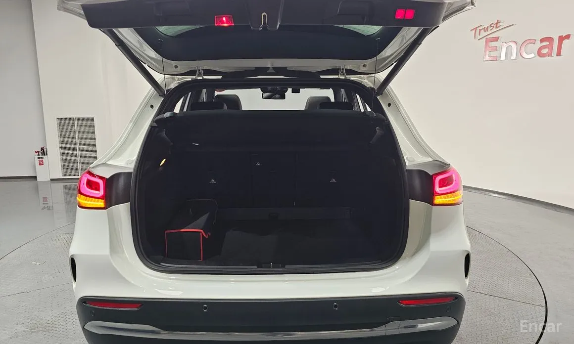 Фото 20 - Mercedes-Benz GLA-Class