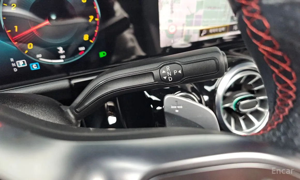 Фото 9 - Mercedes-Benz GLA-Class