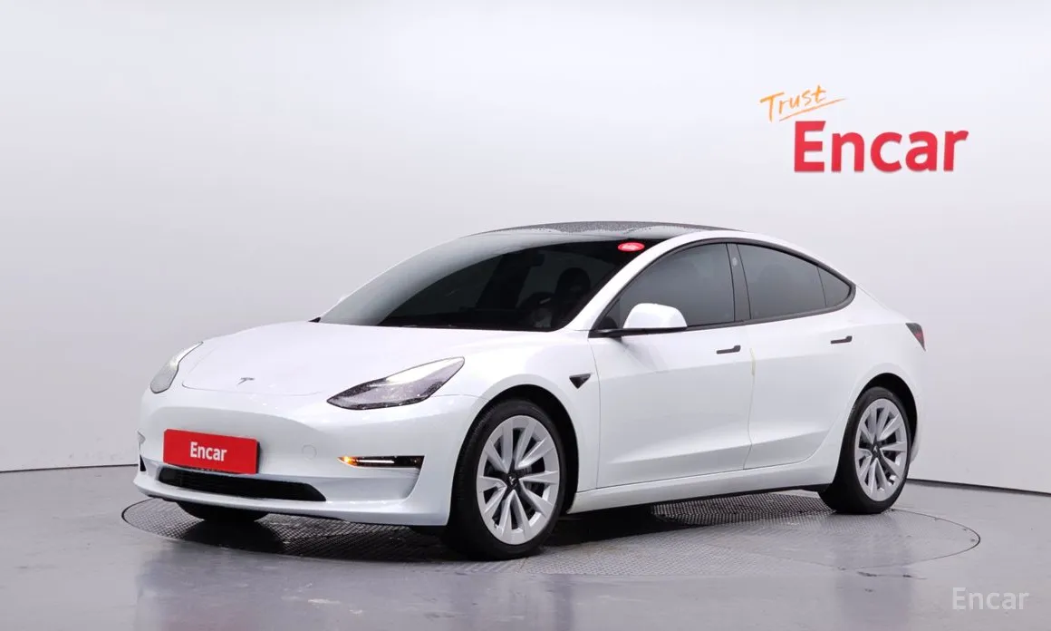 Фото 1 - Tesla Model 3