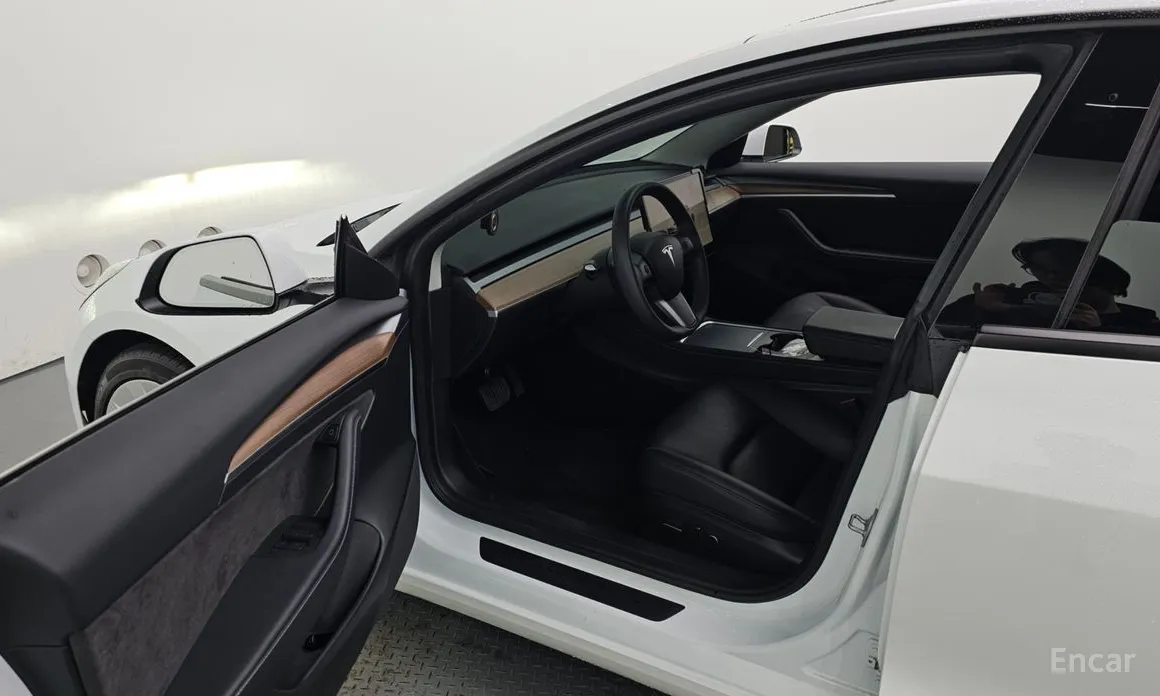 Фото 10 - Tesla Model 3