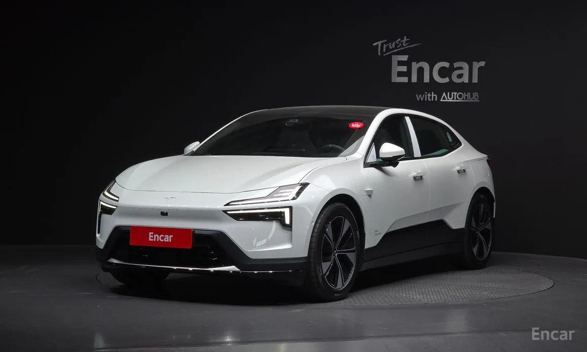 Фото 1 - Polestar 4