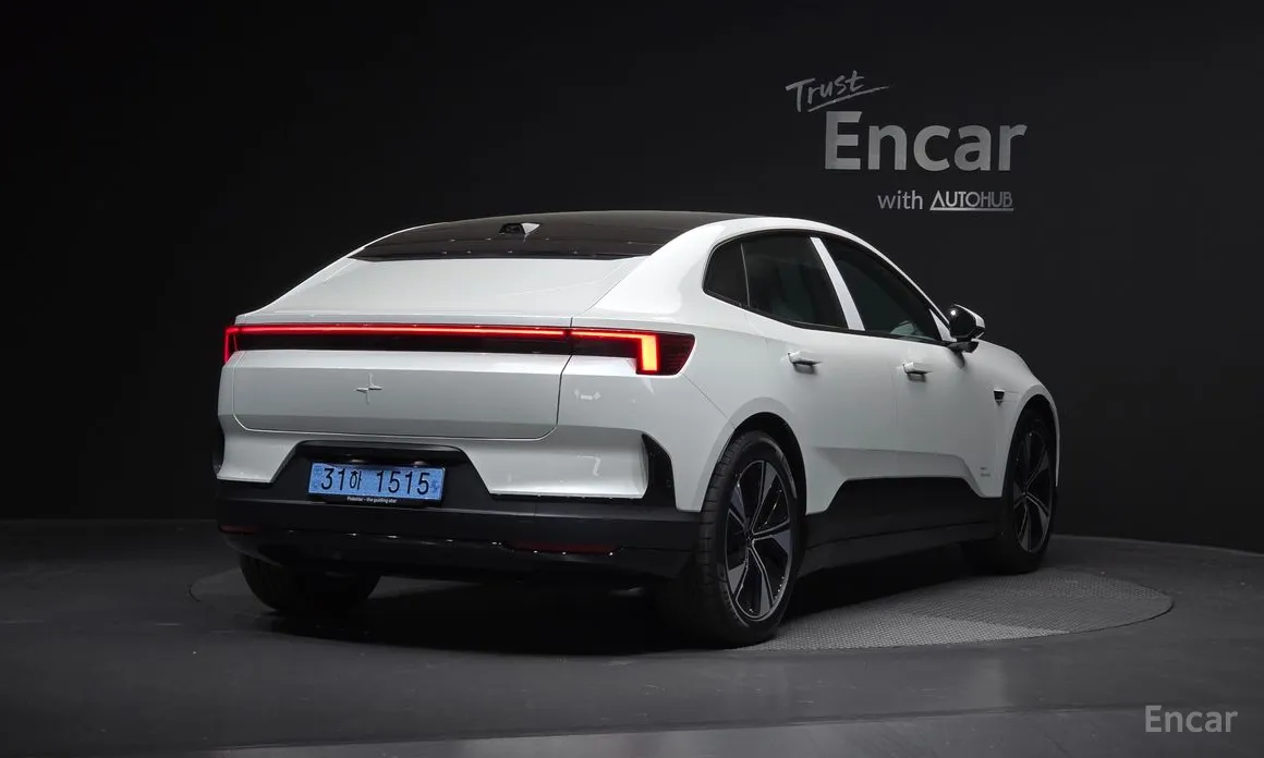 Фото 2 - Polestar 4