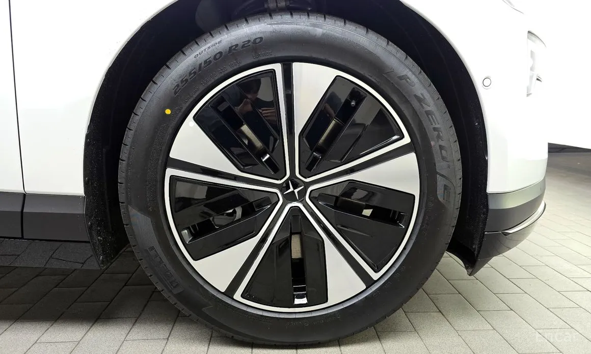 Фото 5 - Polestar 4