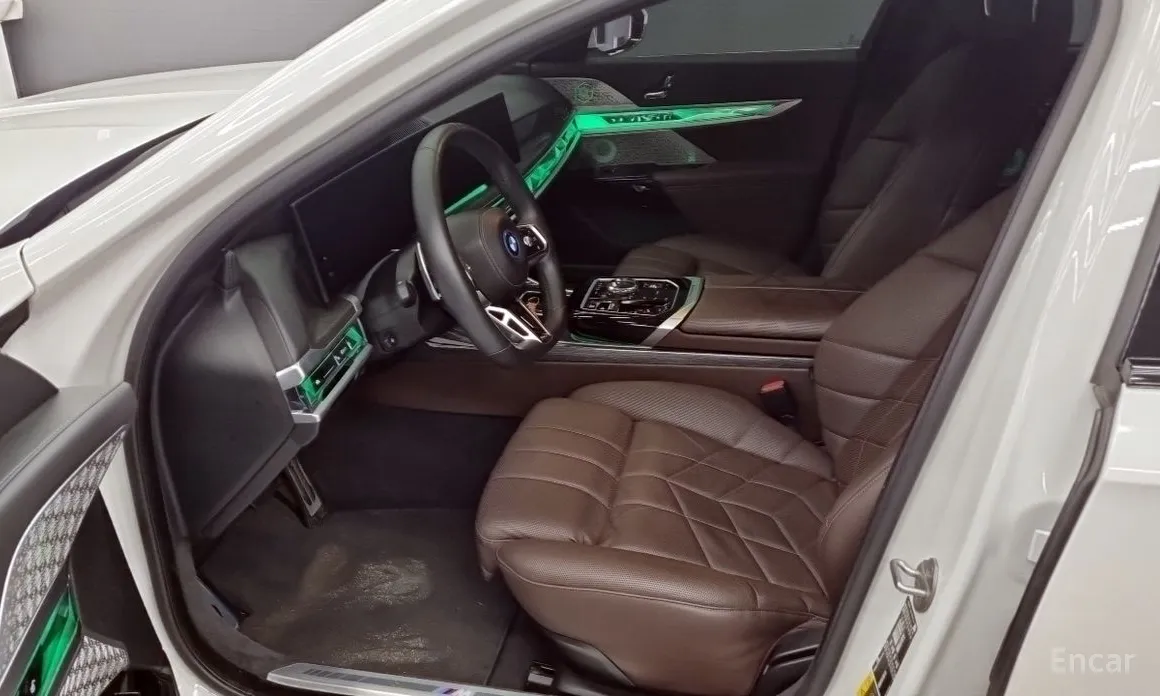 Фото 10 - BMW 7 Series