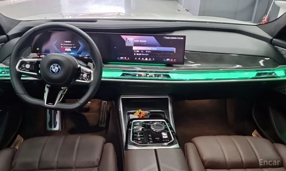 Фото 17 - BMW 7 Series