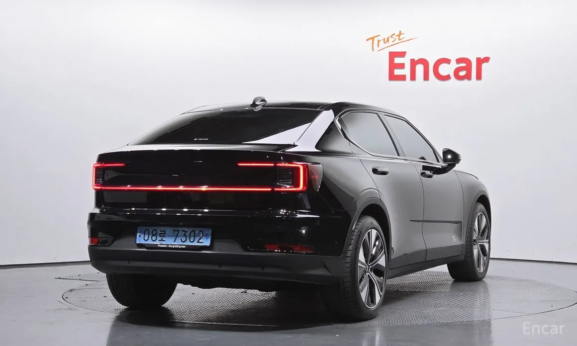 Фото 2 - Polestar 2