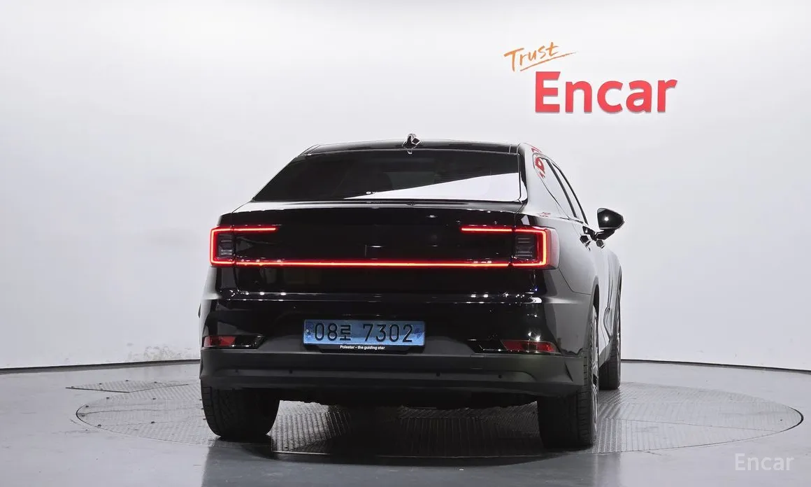 Фото 4 - Polestar 2