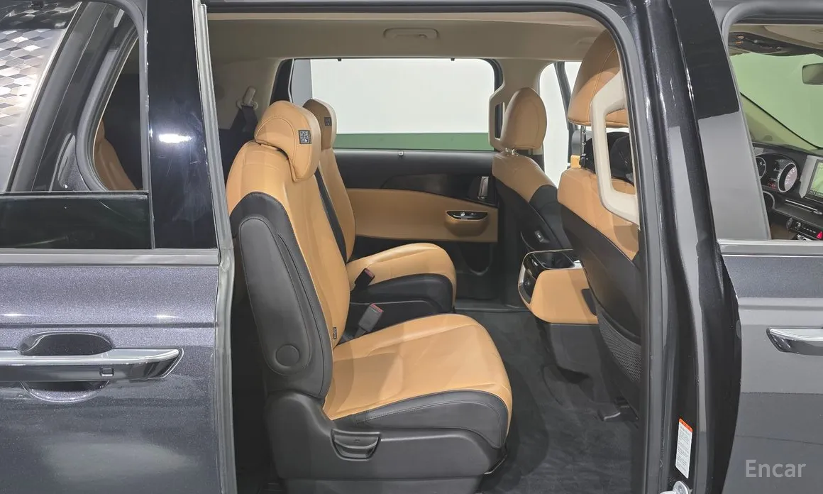 Фото 12 - Kia Carnival