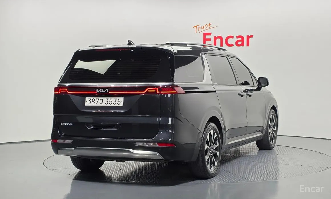 Фото 2 - Kia Carnival