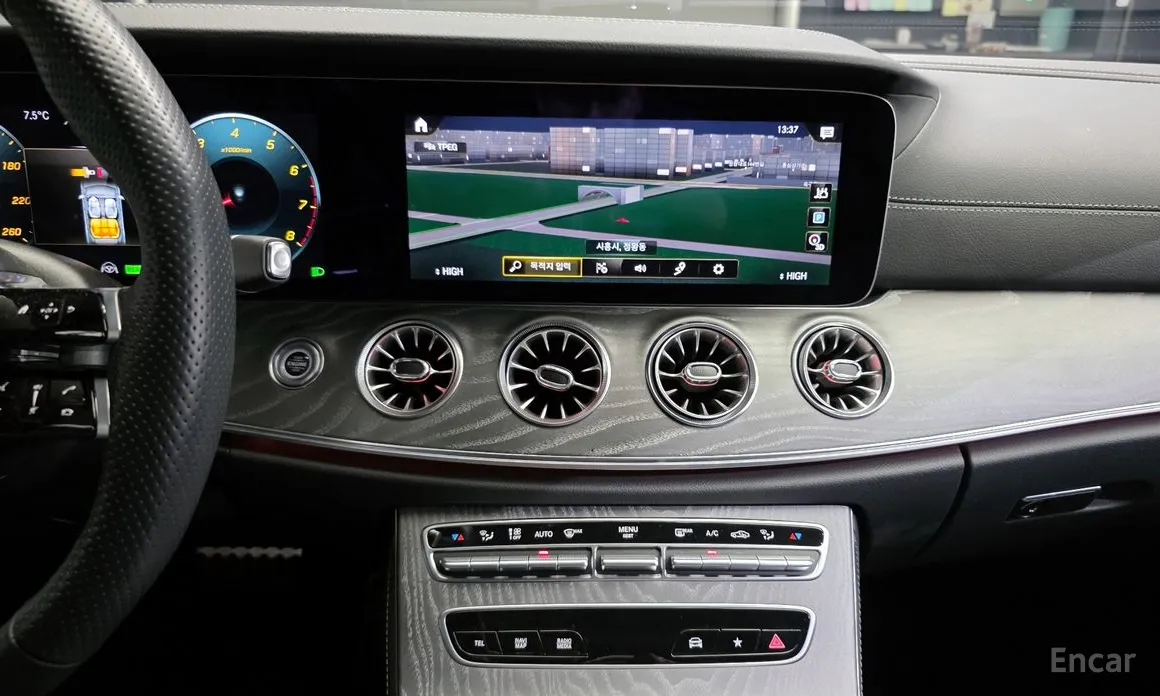 Фото 17 - Mercedes-Benz CLS-Class