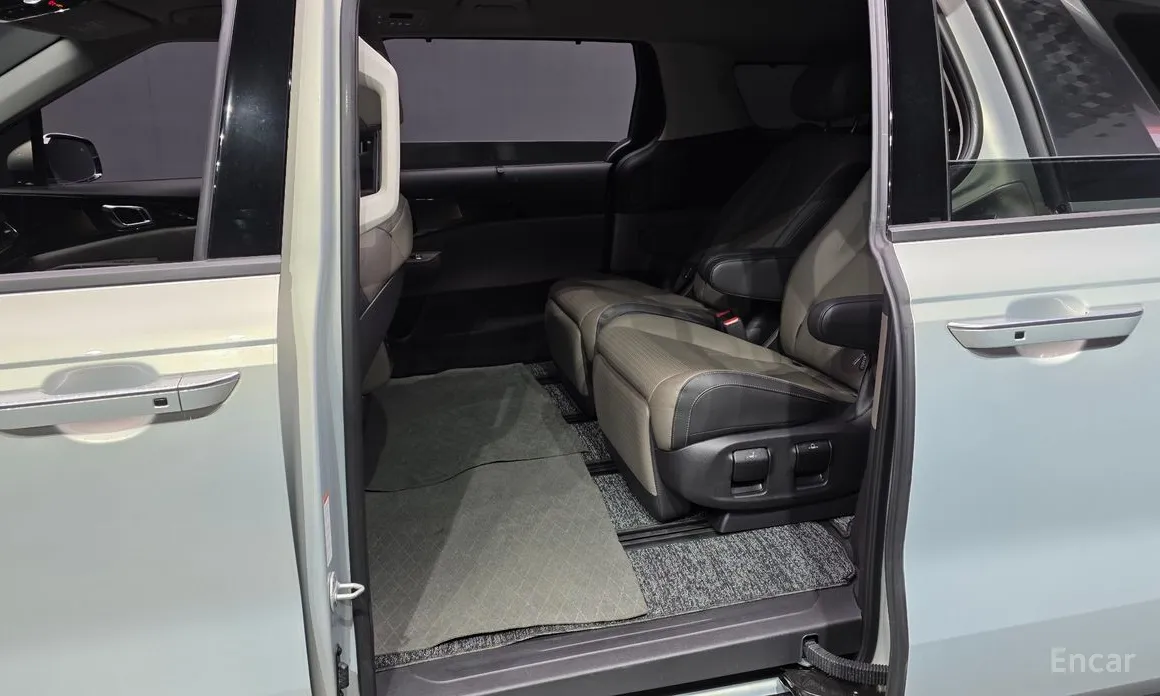 Фото 12 - Kia Carnival