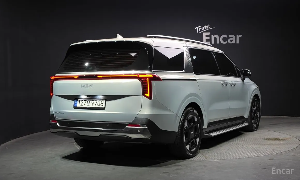 Фото 2 - Kia Carnival