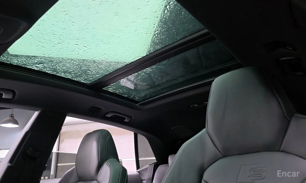 Фото 18 - Audi Q8