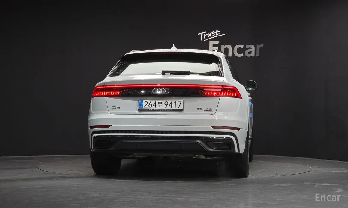 Фото 4 - Audi Q8