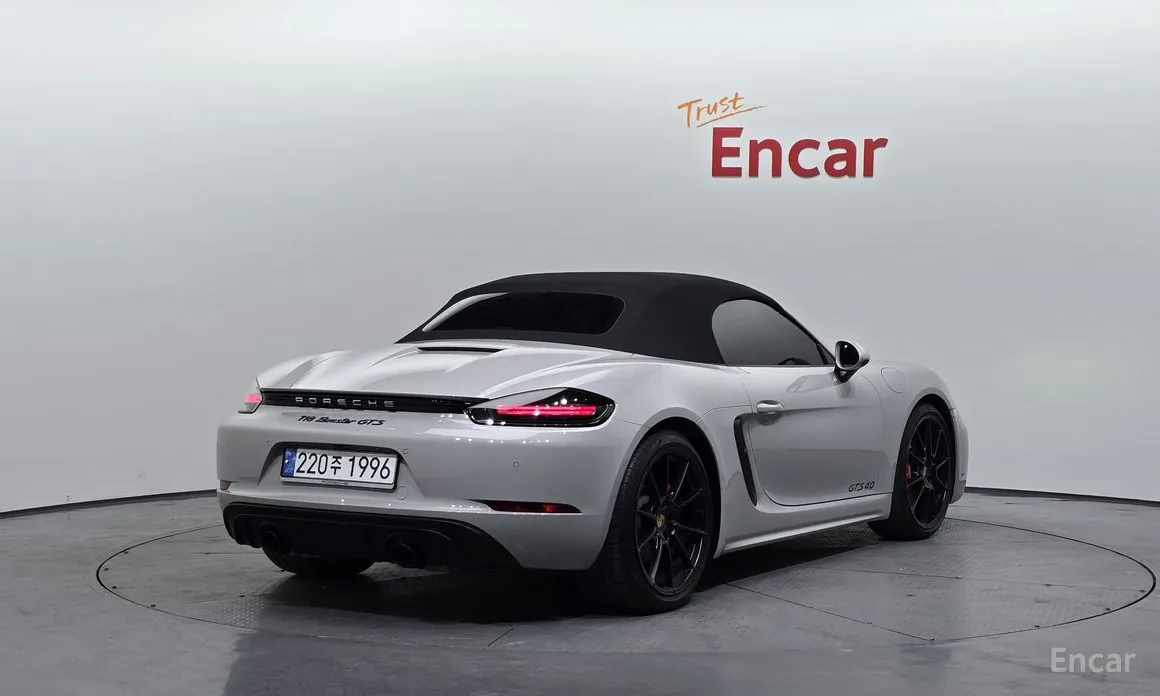 Фото 2 - Porsche 718