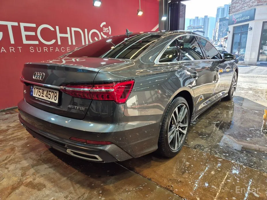 Фото 2 - Audi A6