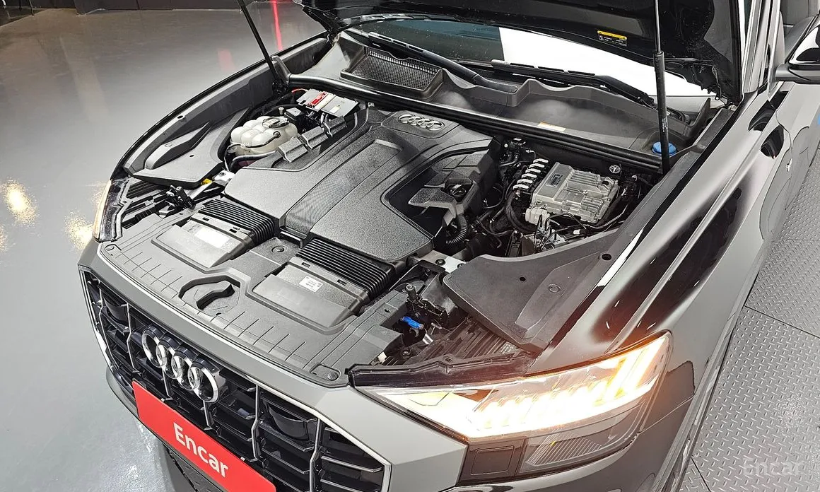 Фото 6 - Audi Q8