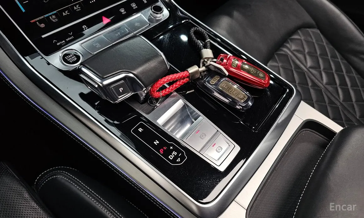 Фото 9 - Audi Q8