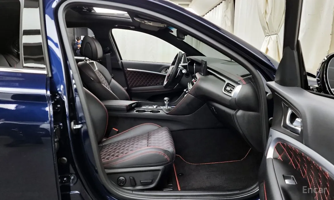 Фото 11 - Genesis G70