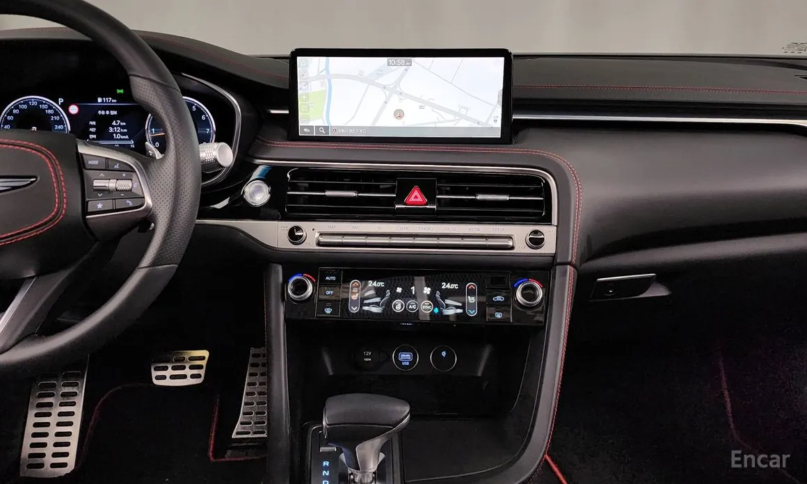 Фото 14 - Genesis G70