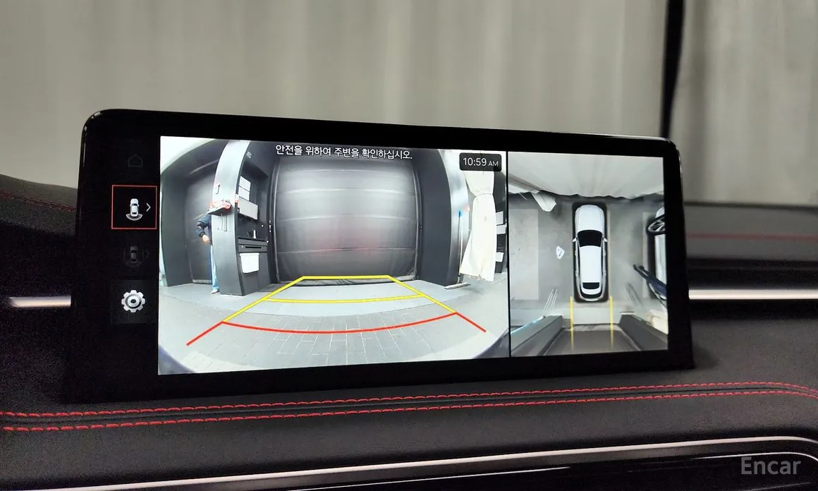 Фото 15 - Genesis G70