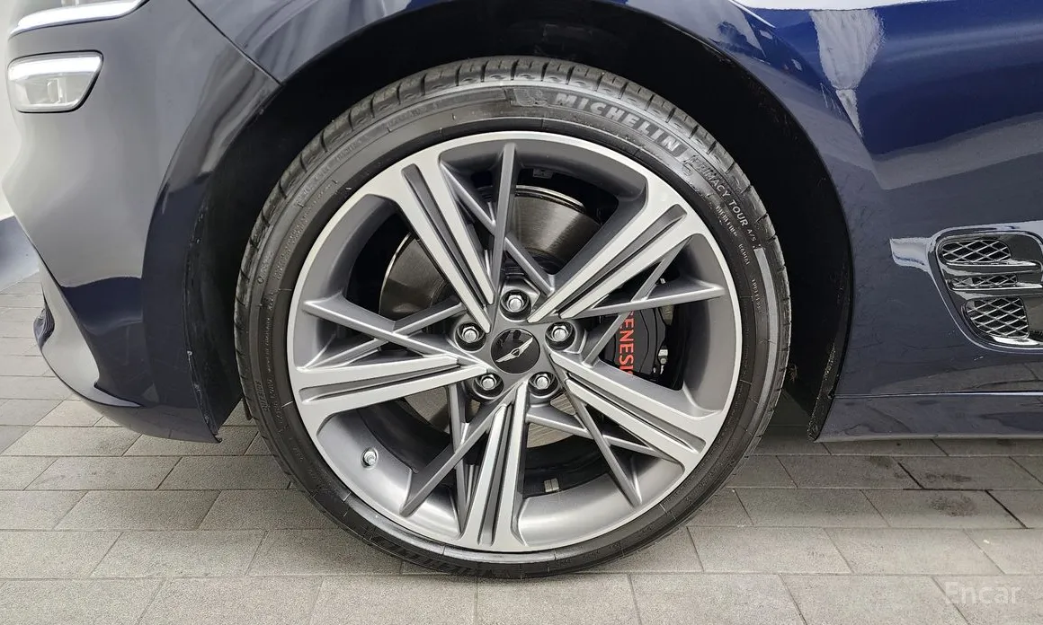 Фото 5 - Genesis G70