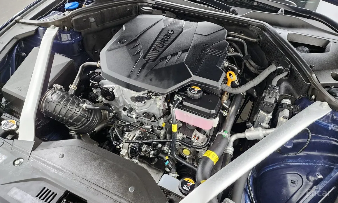 Фото 6 - Genesis G70