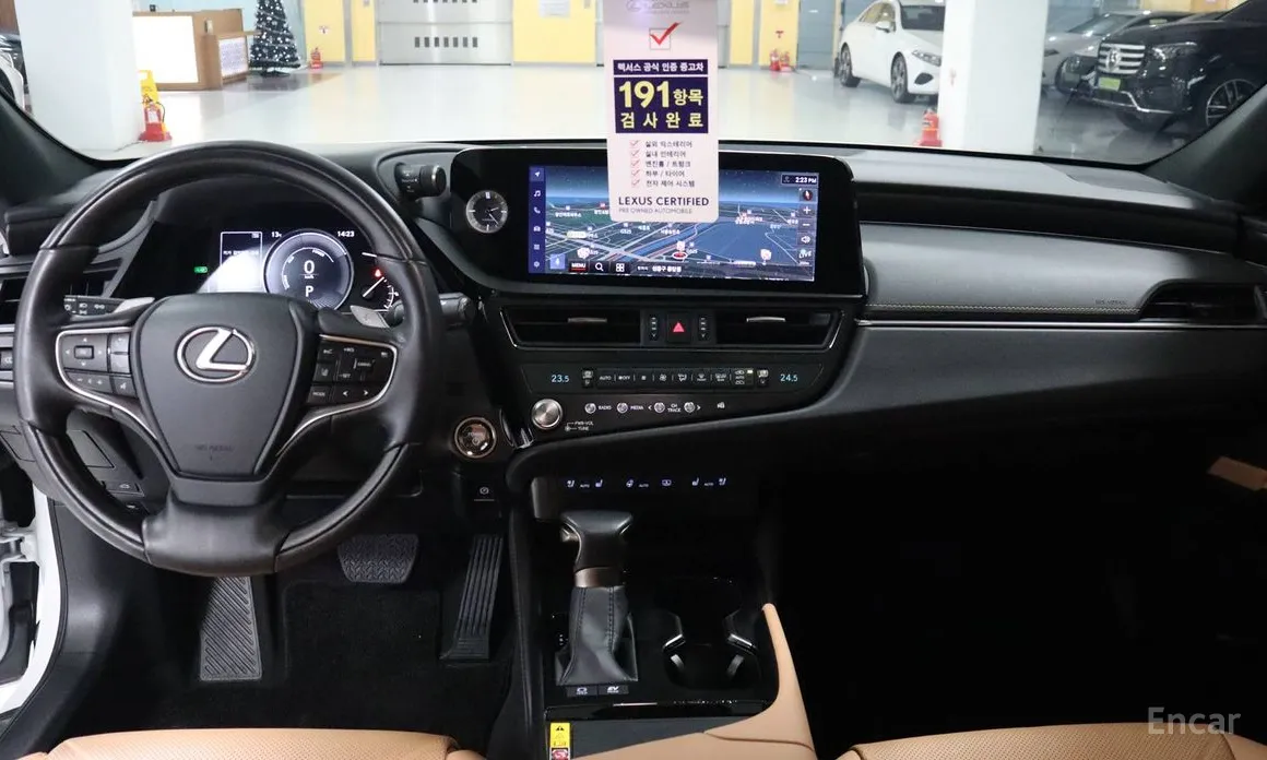 Фото 11 - Lexus ES