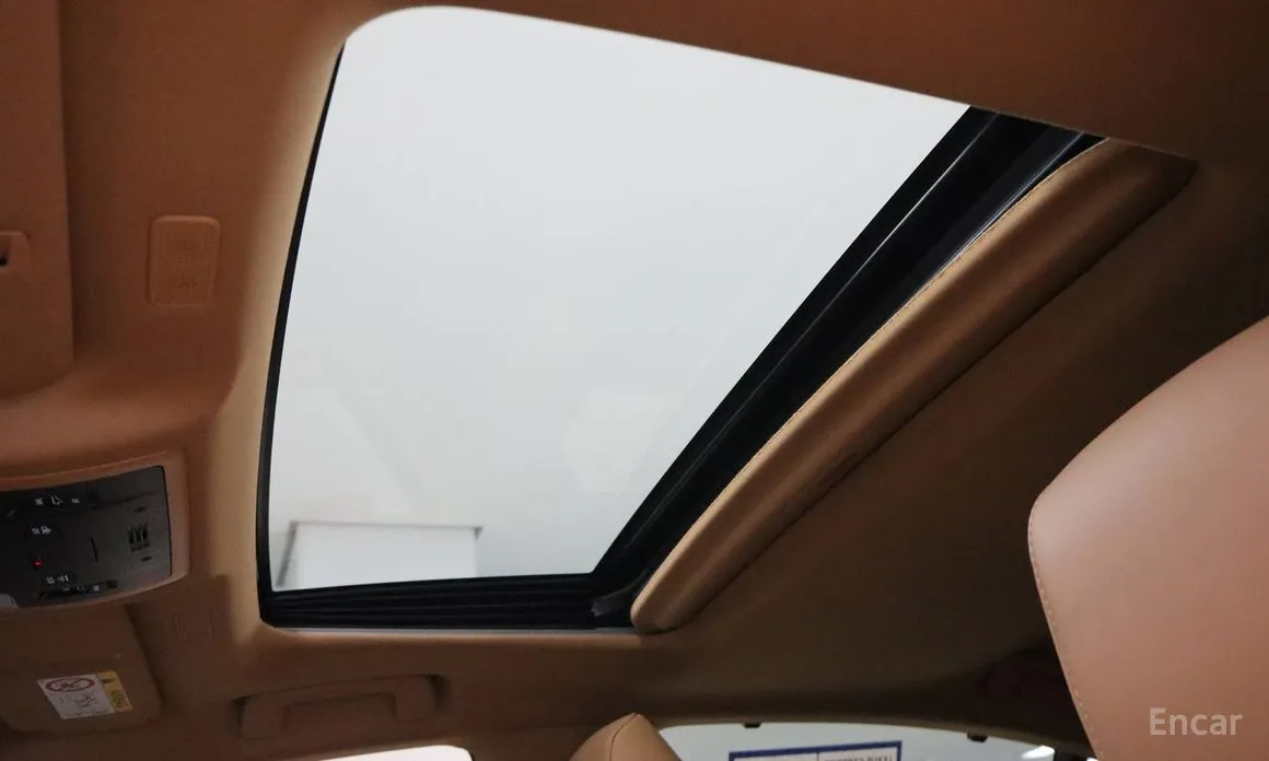 Фото 14 - Lexus ES