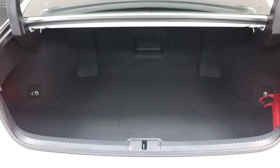 Фото 16 - Lexus ES