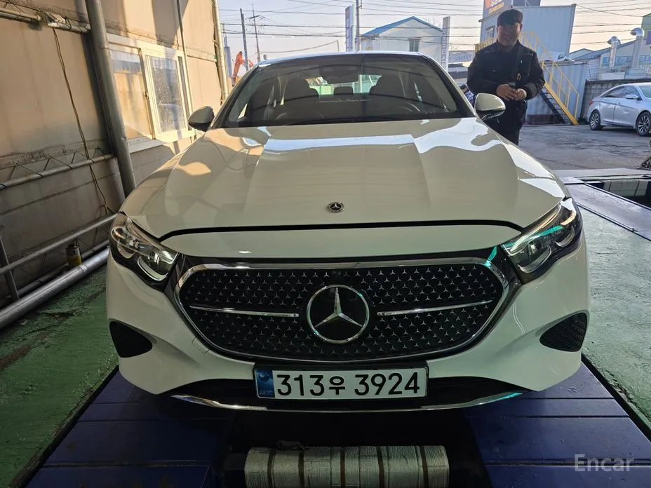 Фото 1 - Mercedes-Benz E-Class