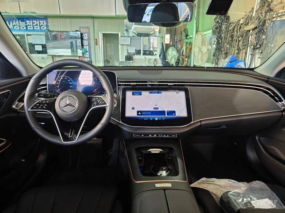 Фото 11 - Mercedes-Benz E-Class