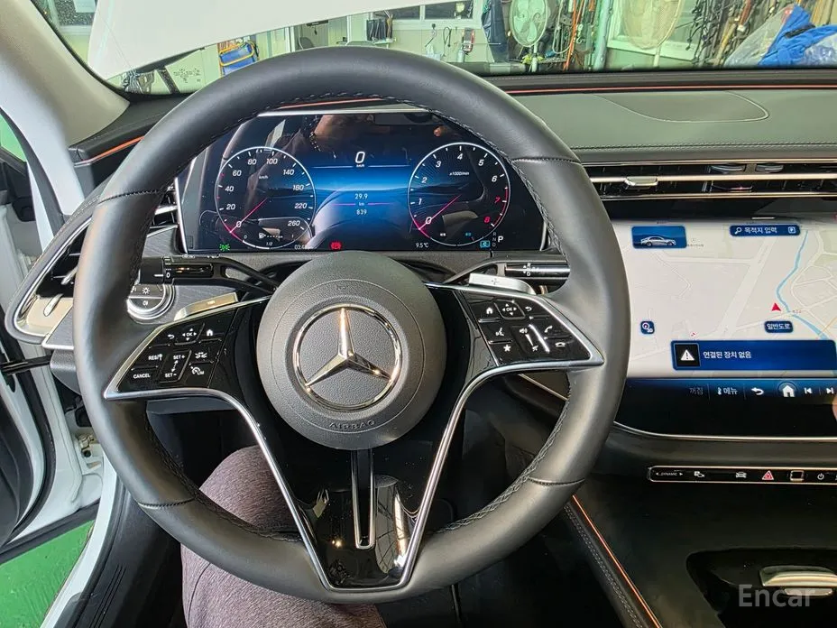 Фото 12 - Mercedes-Benz E-Class