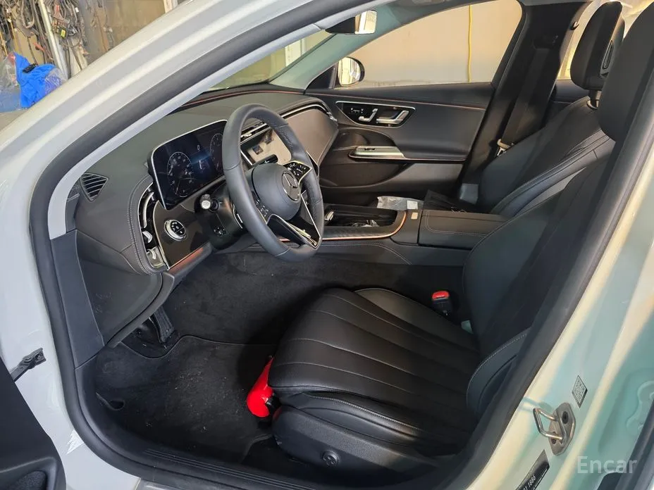 Фото 7 - Mercedes-Benz E-Class