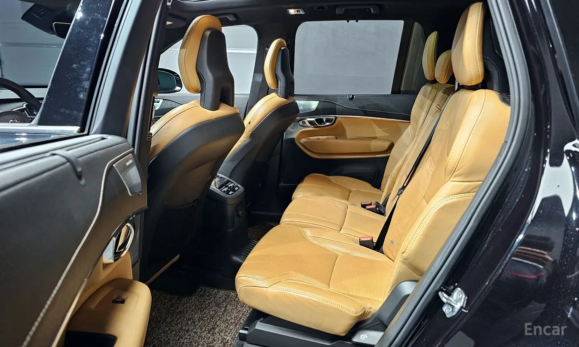 Фото 12 - Volvo XC90