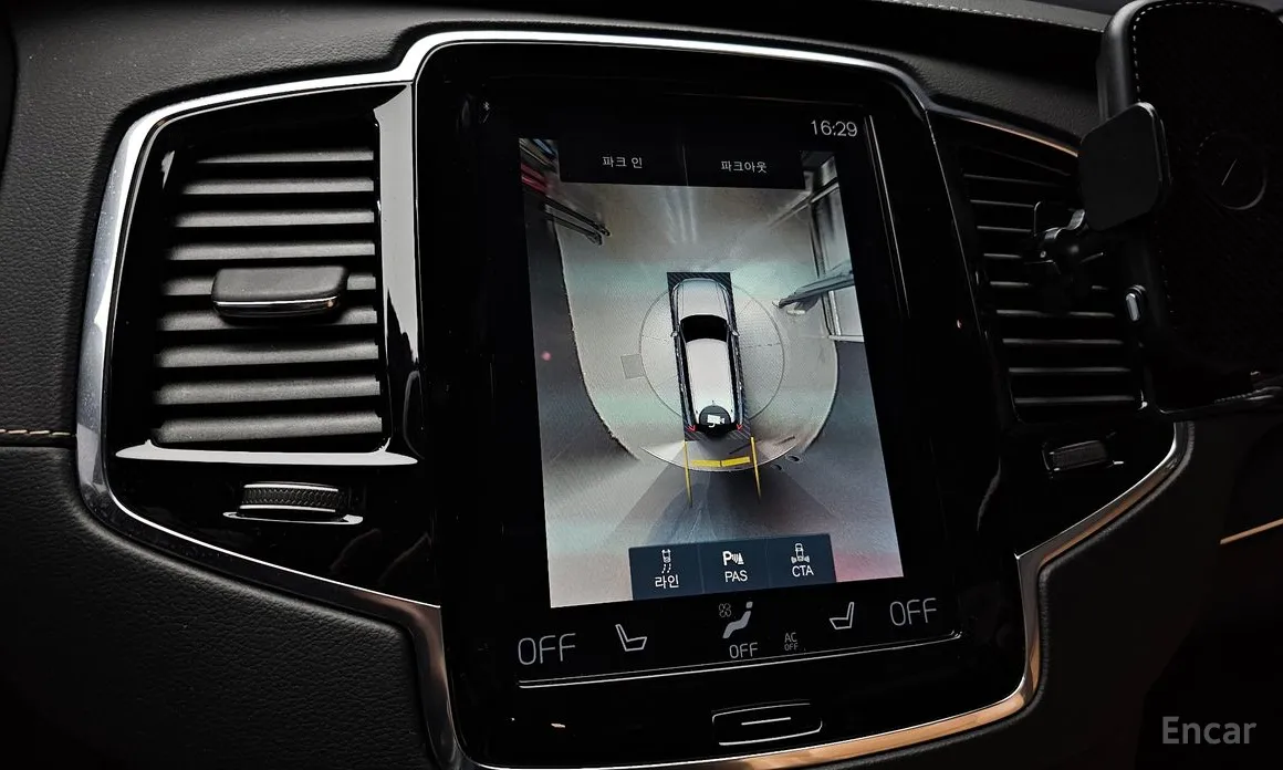 Фото 15 - Volvo XC90