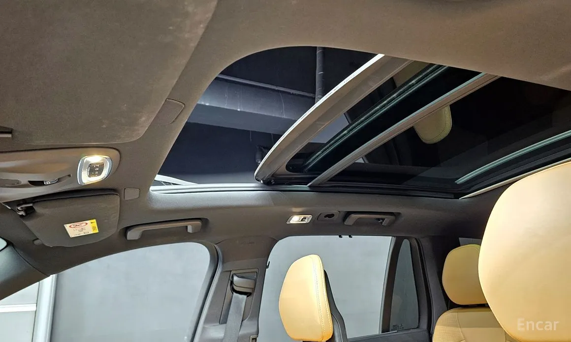 Фото 18 - Volvo XC90