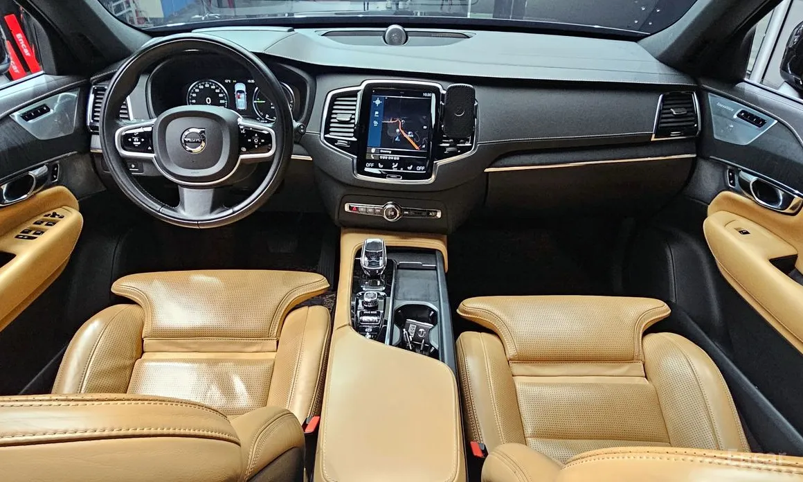 Фото 7 - Volvo XC90