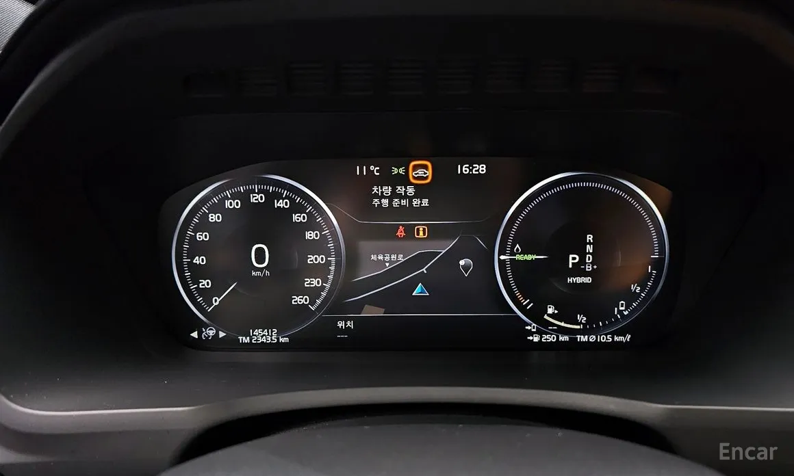 Фото 8 - Volvo XC90