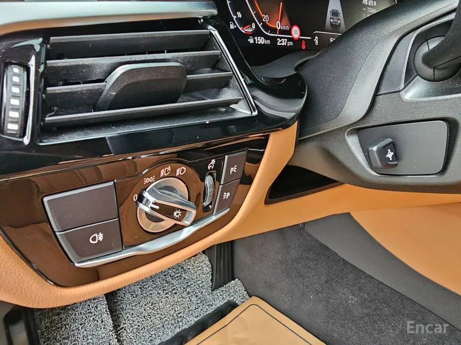 Фото 15 - BMW 5 Series