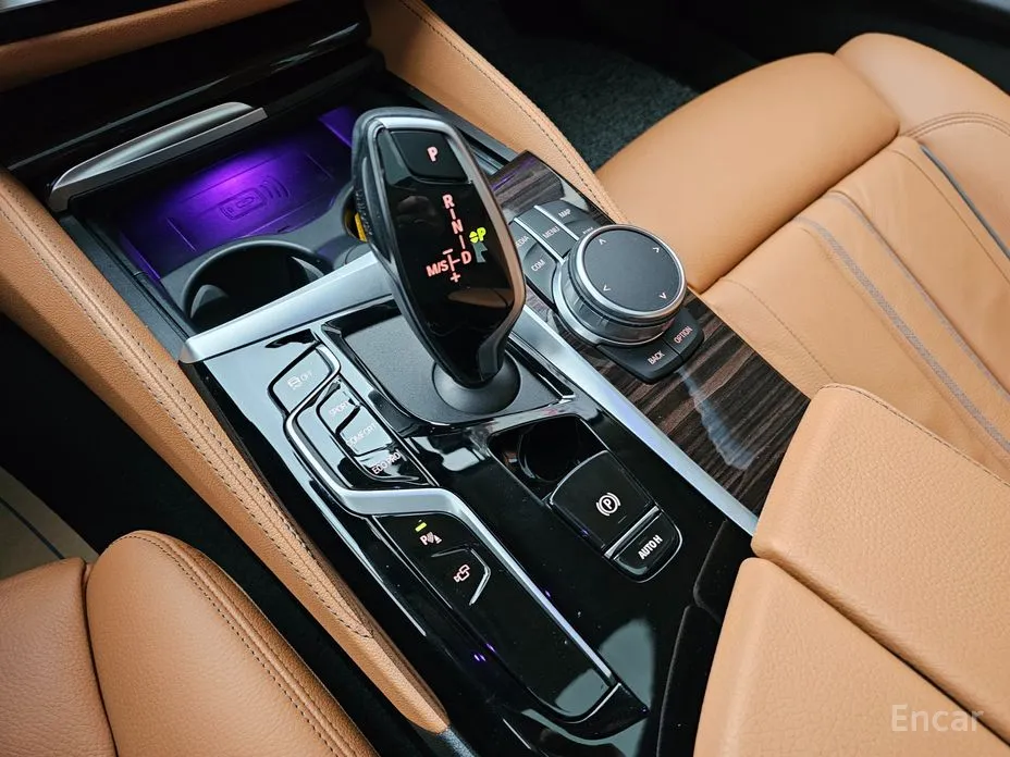 Фото 18 - BMW 5 Series