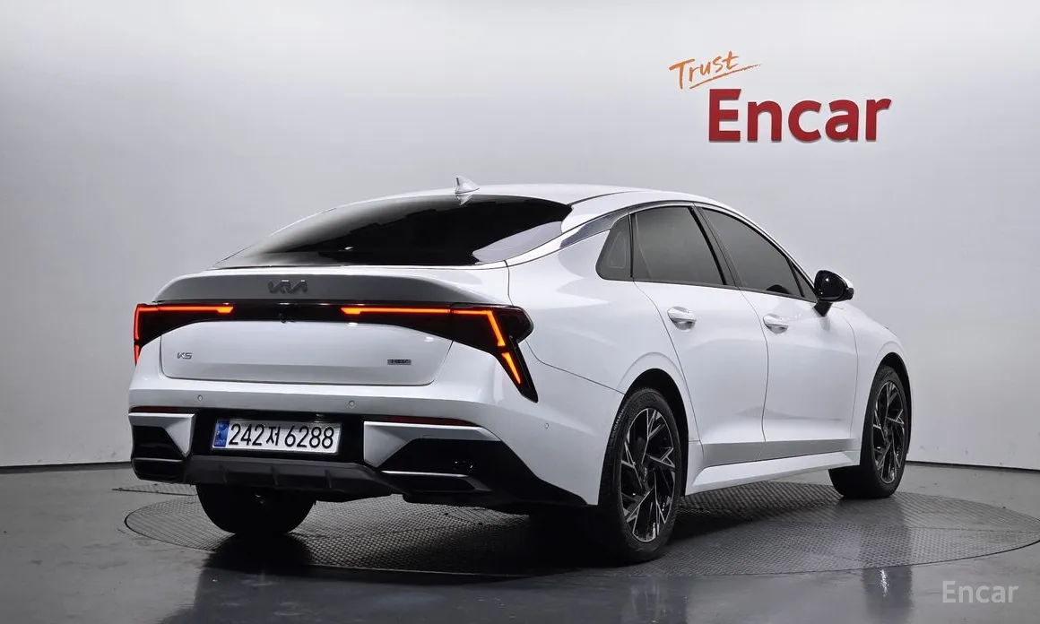 Фото 2 - Kia K5